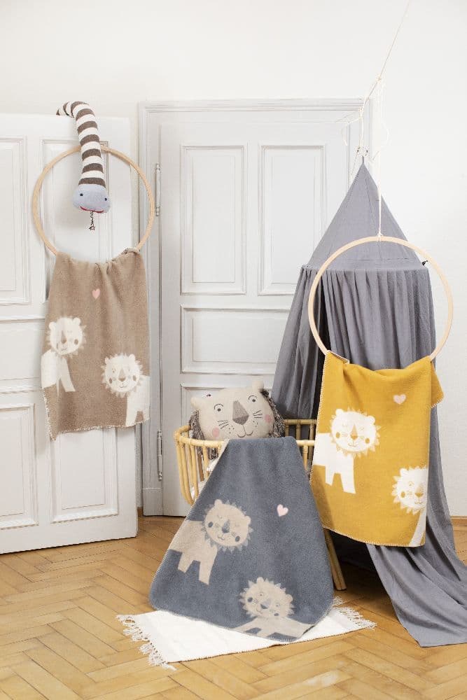 Fussenegger Babydecke "Löwen" grau