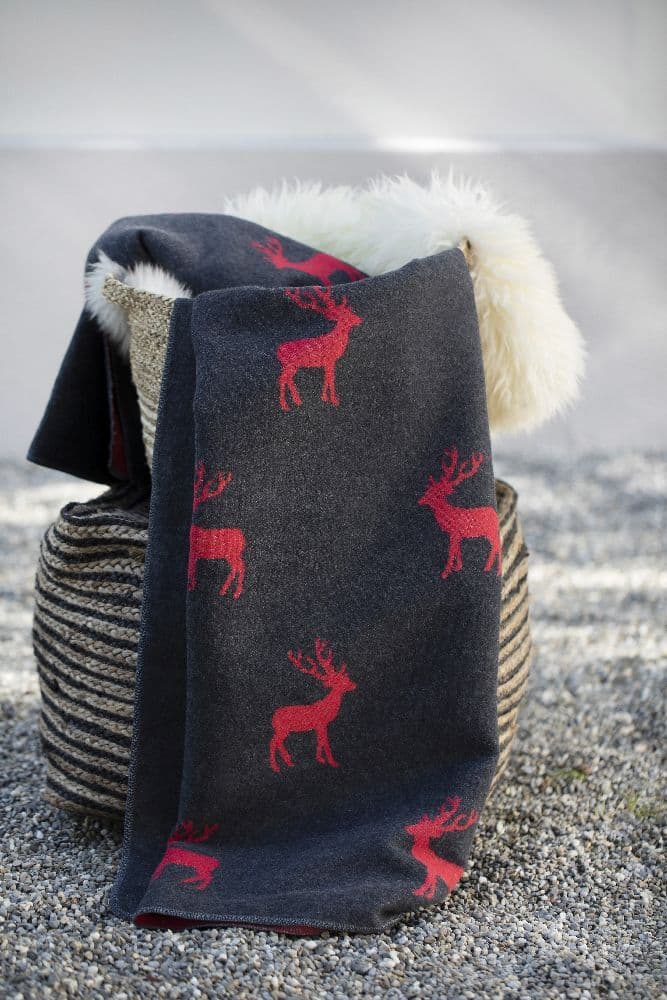 Fussenegger Flanelldecke "Hirsche allover"