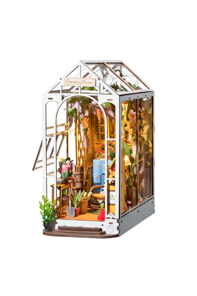 Book Nook: Gardenhouse