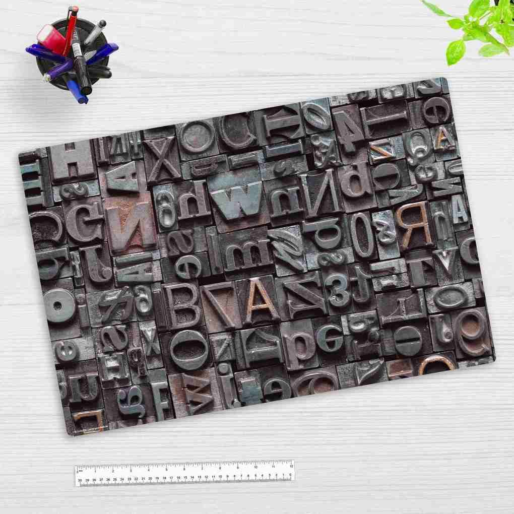 Cover-your-desk Schreibtischunterlage für Kinder und Erwachsene Bleisatz-Druckbuchstaben, aus hochwertigem Vinyl, 60 x 40 cm