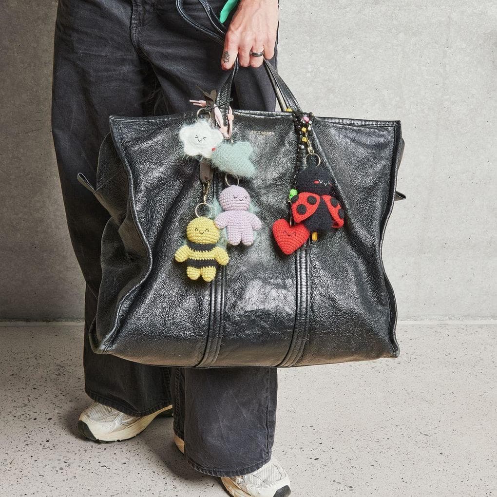 Ricorumi Häkelset "Schlüsselanhänger Chingu" - Sky, 9 Farben, 6 Schlüsselringe, Häkelnadel, Nähnadel, Anleitung D/GB/F/NL/ES